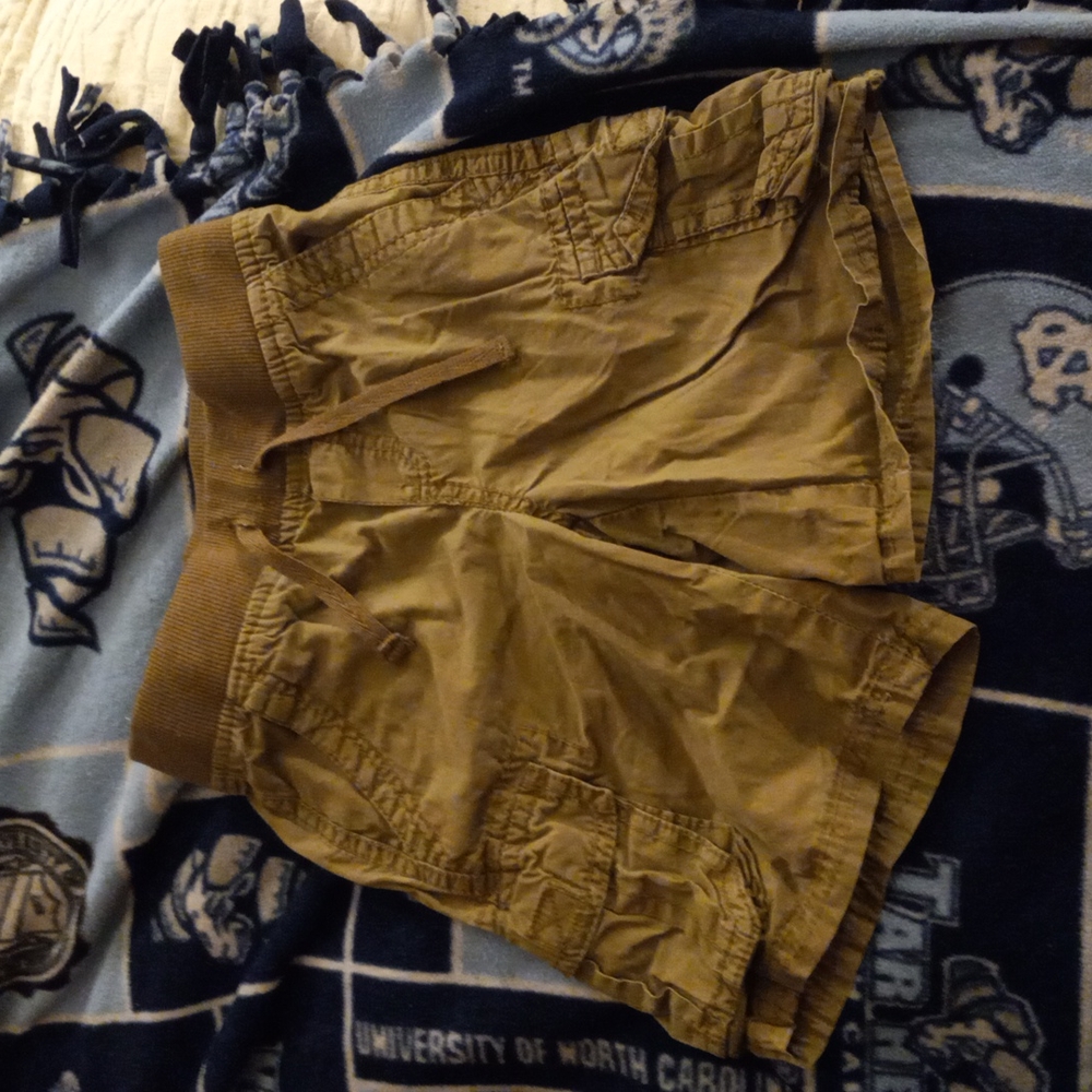 Boys 3T shorts w/cargo pockets